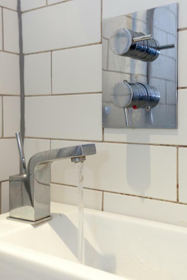 The - Floor 2 Bedroom Appartement Edinburgh